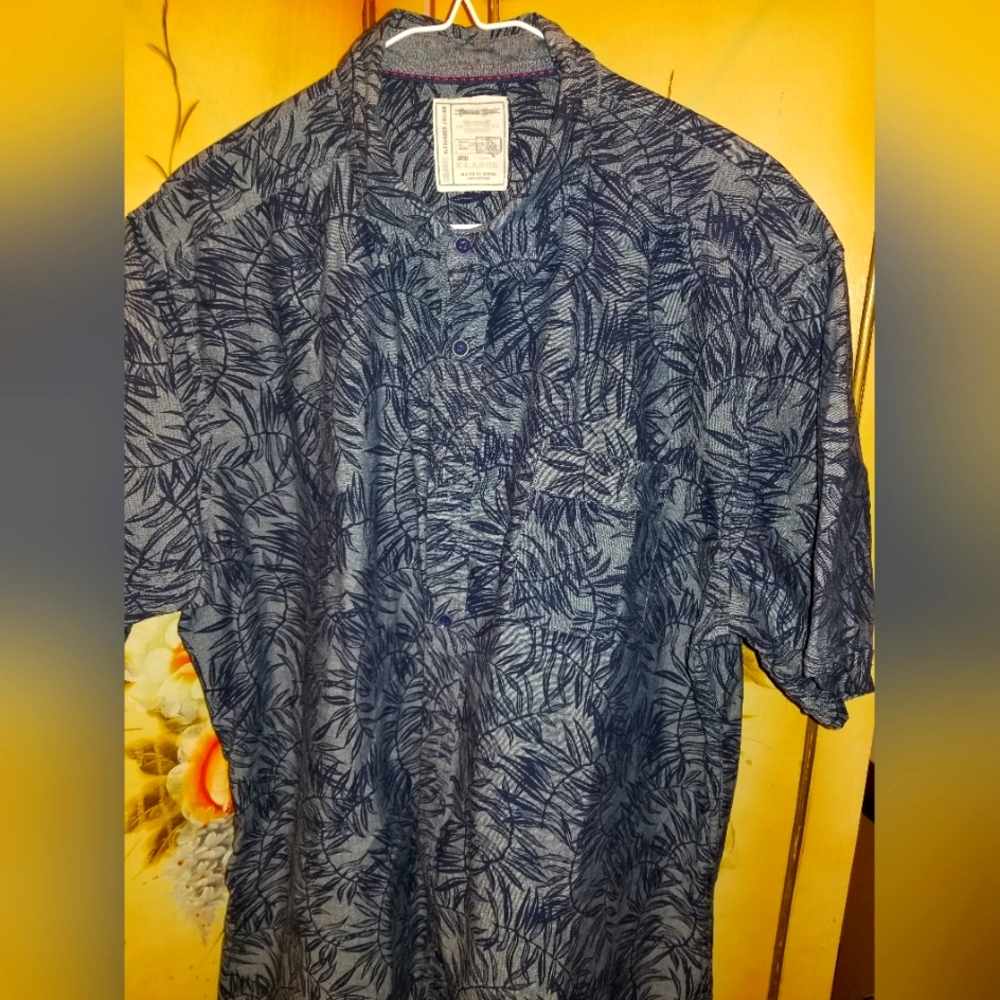Alexander Julian Casual Size XL.  Condition: Good